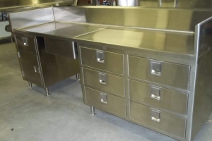 Custom Stainless Counters & Tables (1)