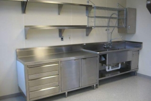 Custom Stainless Counters & Tables (4)